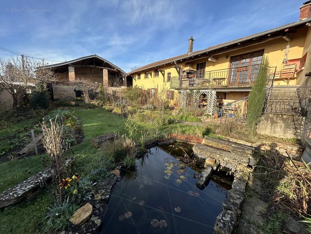 Maison à CORCELLES-EN-BEAUJOLAIS