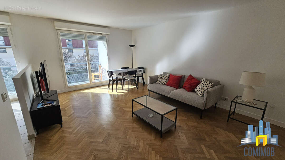 Appartement à COURBEVOIE