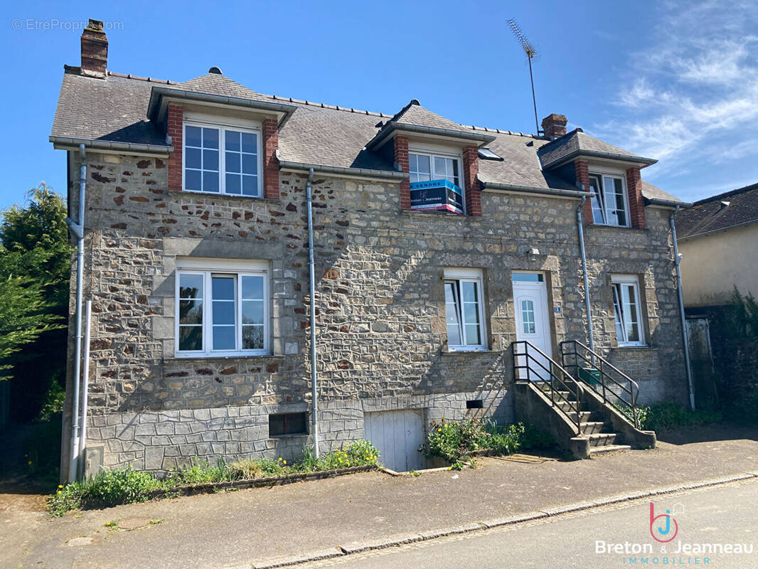 Maison à VILLAINES-LA-JUHEL