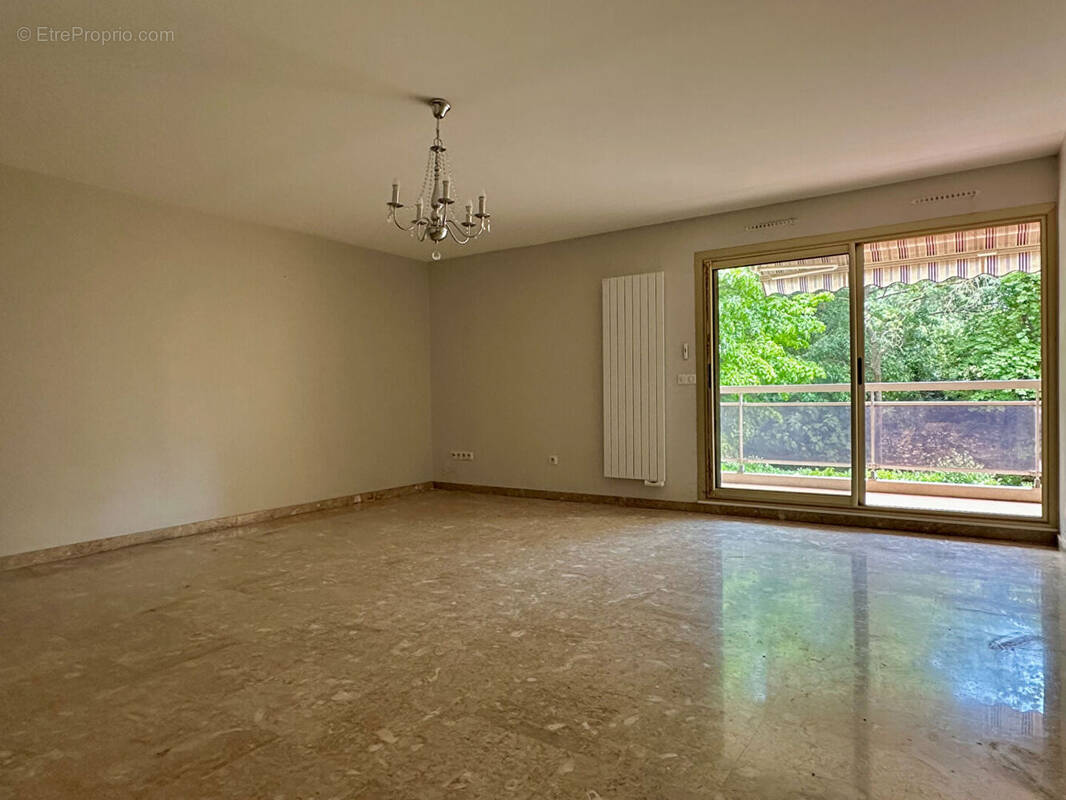 Appartement à MARSEILLE-9E