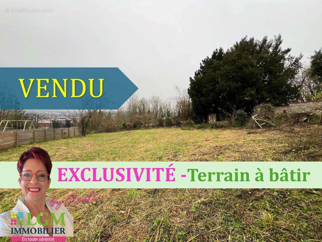 Terrain à ETAMPES-SUR-MARNE