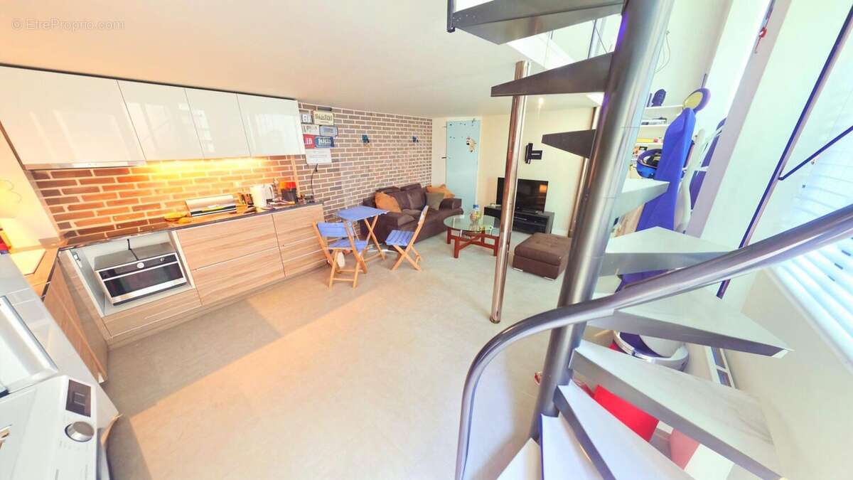Appartement à PARIS-20E