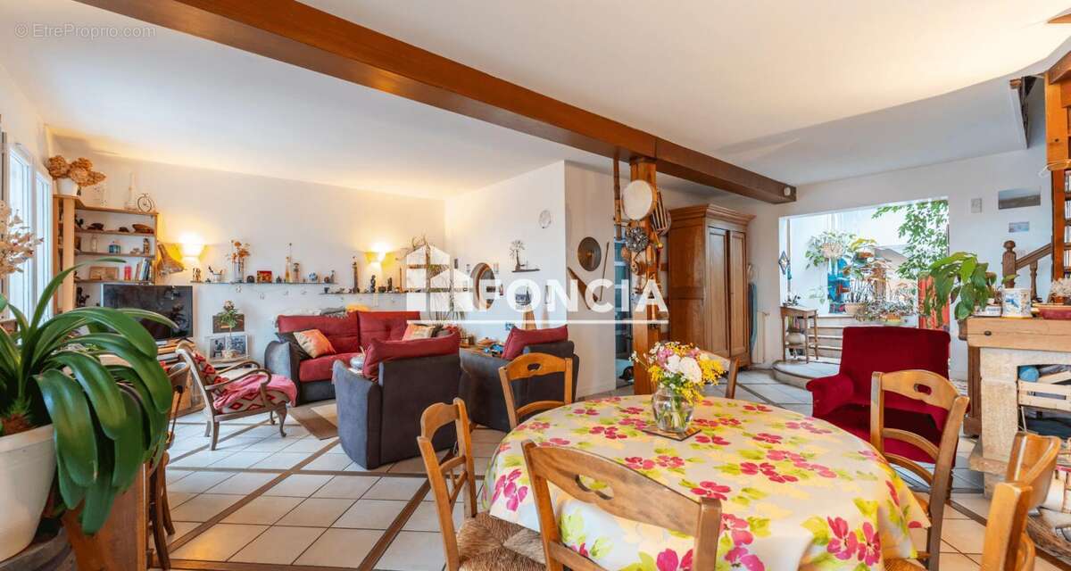Maison à LA FRETTE-SUR-SEINE