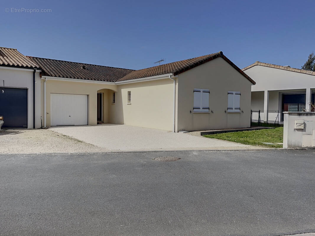 Maison à MIGNALOUX-BEAUVOIR
