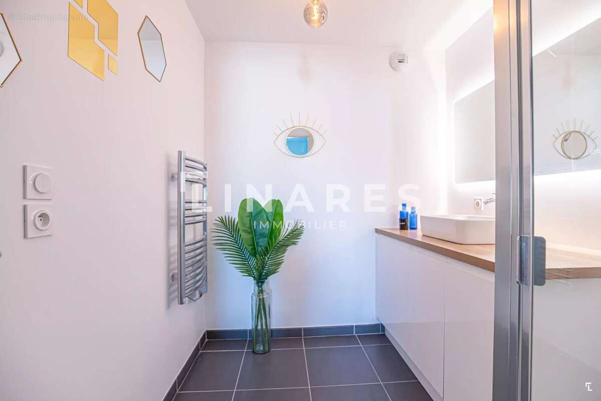 Appartement à MARSEILLE-8E