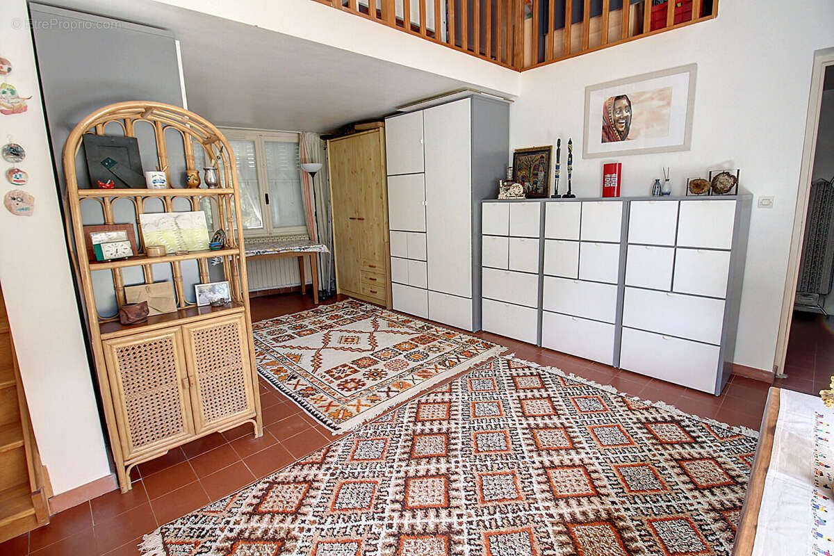 Maison à ENTRECASTEAUX