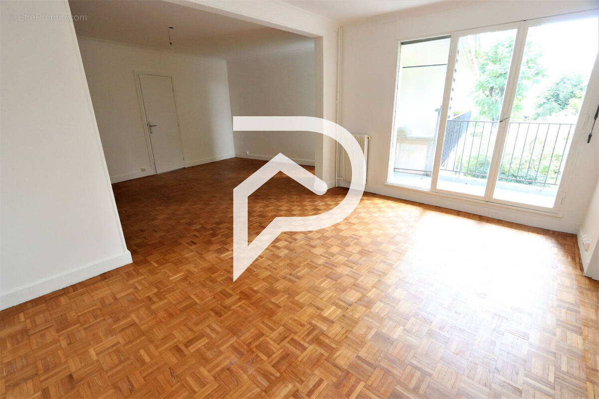 Appartement à SAINT-GRATIEN