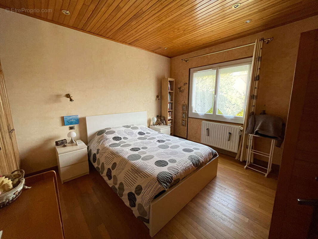 Maison à CHALOU-MOULINEUX