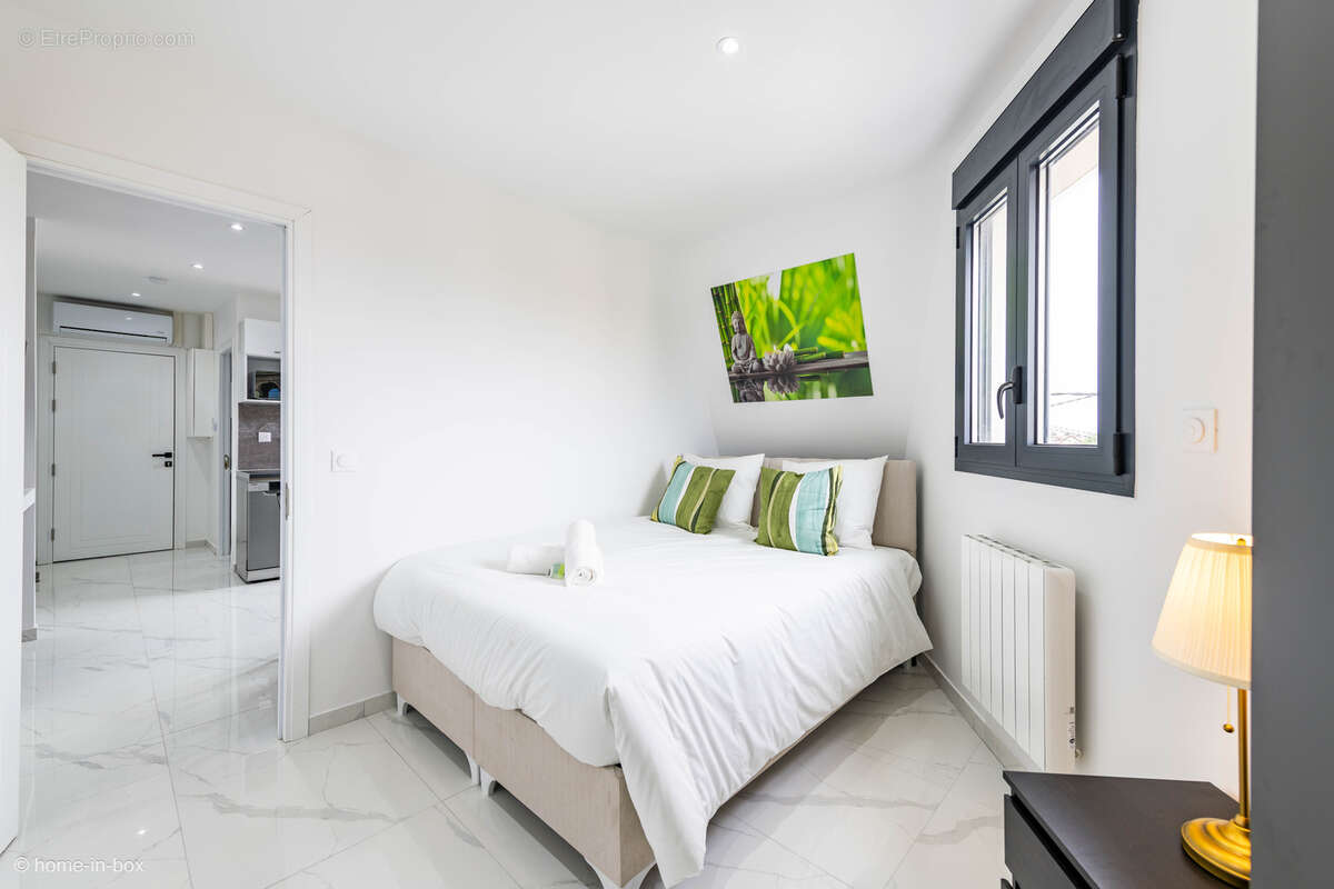 Appartement à PARAY-VIEILLE-POSTE