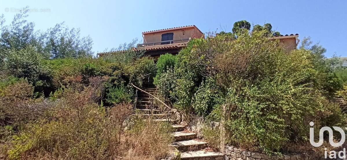 Photo 7 - Maison à ROQUEBRUNE-SUR-ARGENS