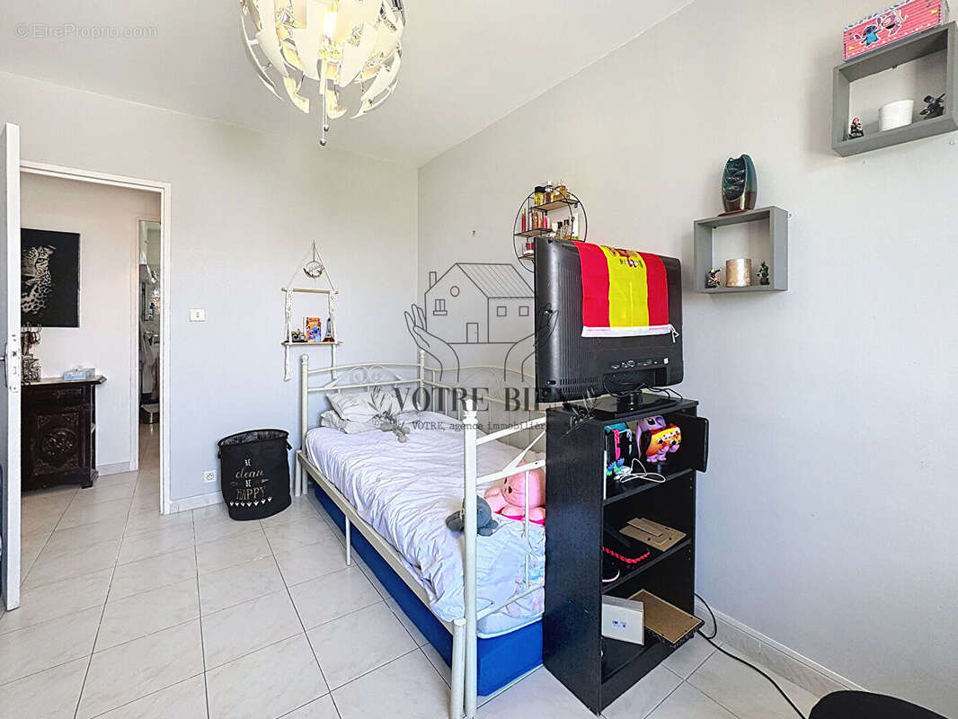 Appartement à VINON-SUR-VERDON
