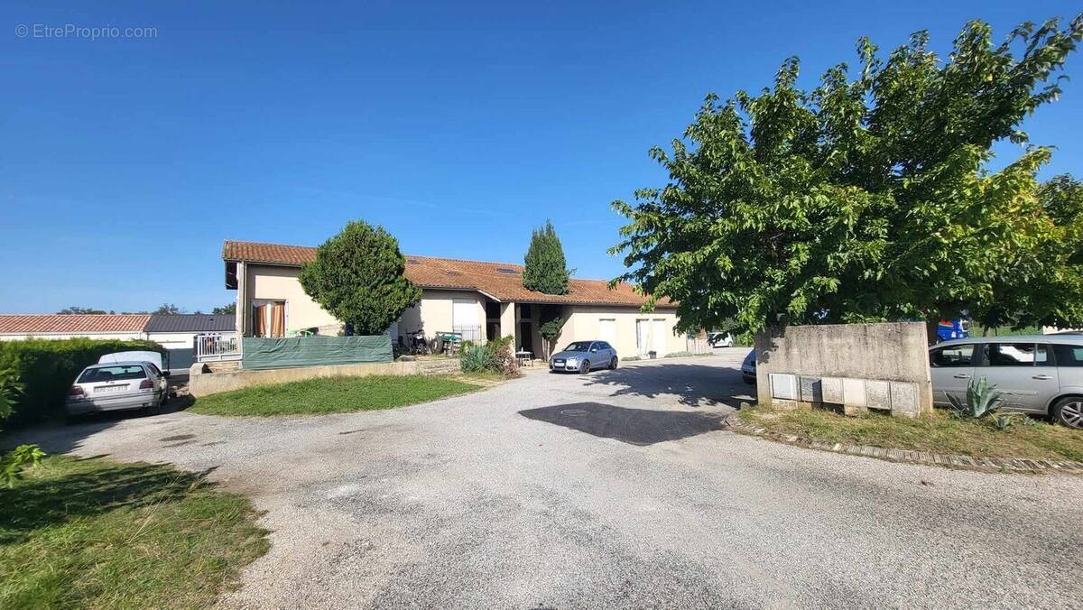 Appartement à BOURG-DE-PEAGE