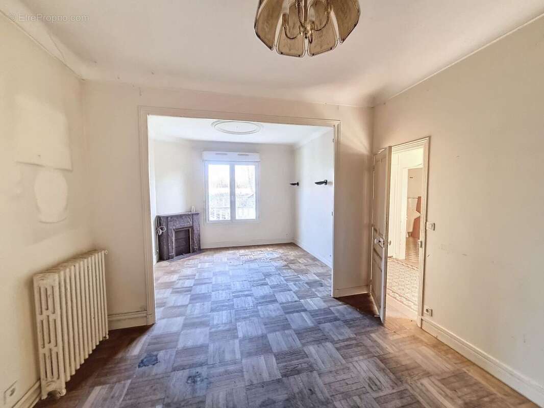 Maison à AMILLY