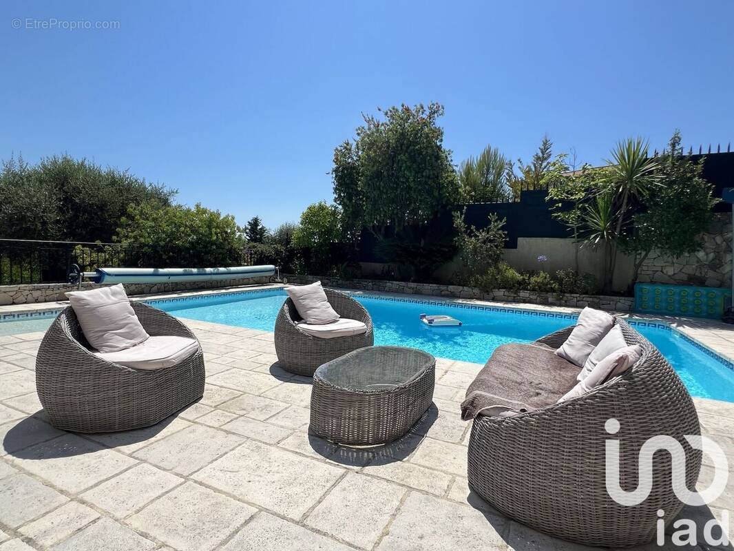Photo 1 - Maison à LA ROQUETTE-SUR-SIAGNE