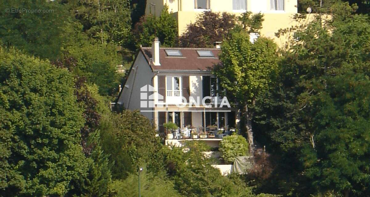Maison à LA FRETTE-SUR-SEINE