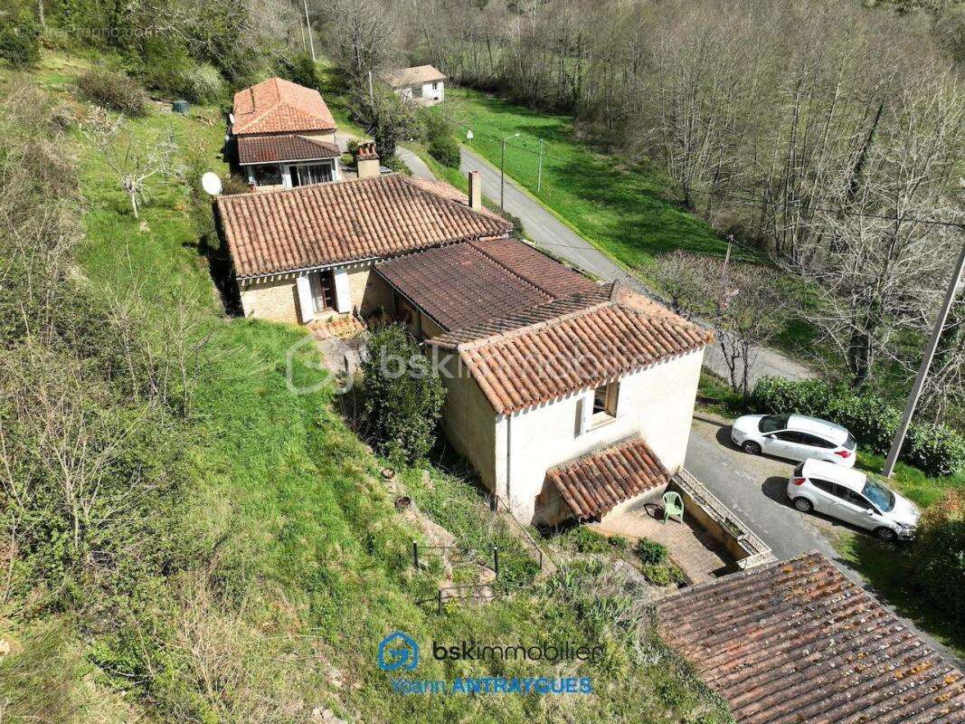 Maison à BLANQUEFORT-SUR-BRIOLANCE