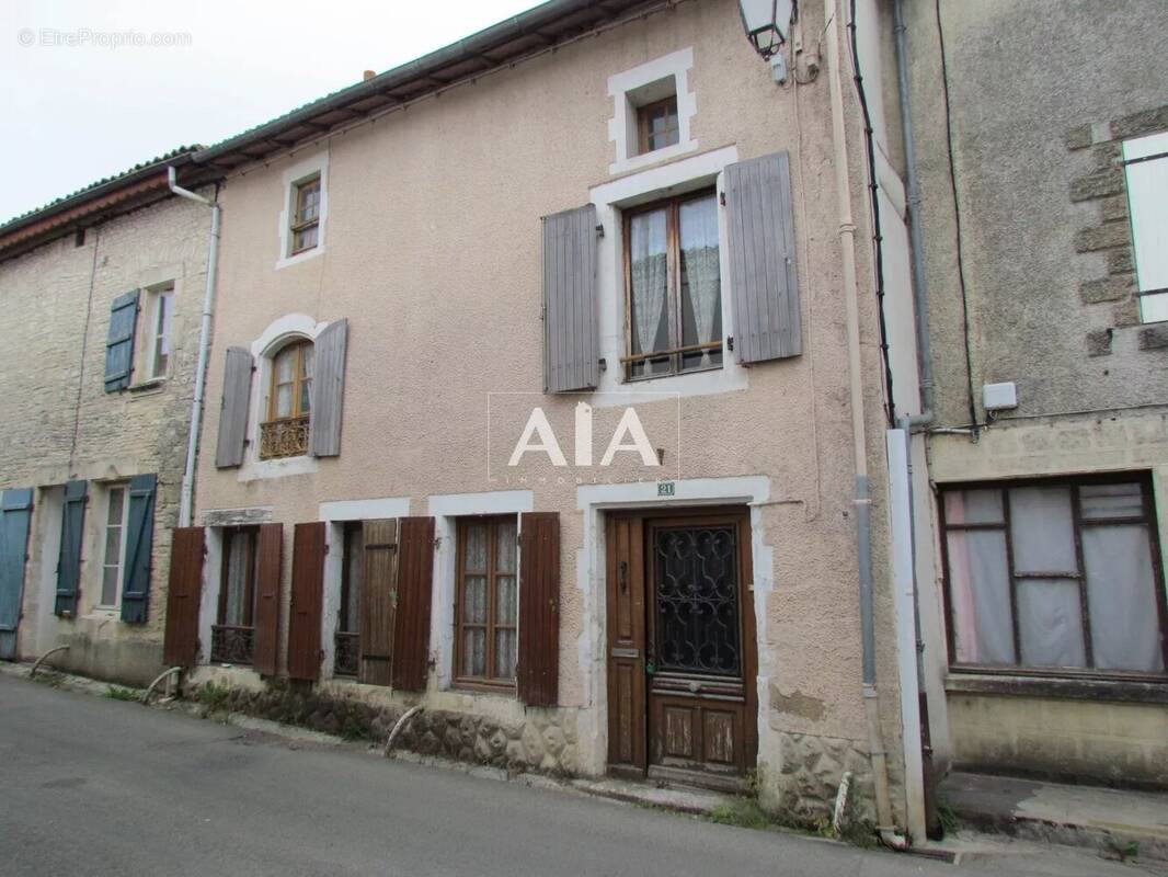 Maison à VERTEUIL-SUR-CHARENTE