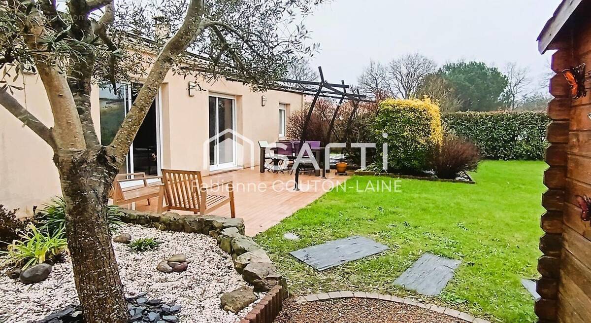 Photo 1 - Maison à VENANSAULT