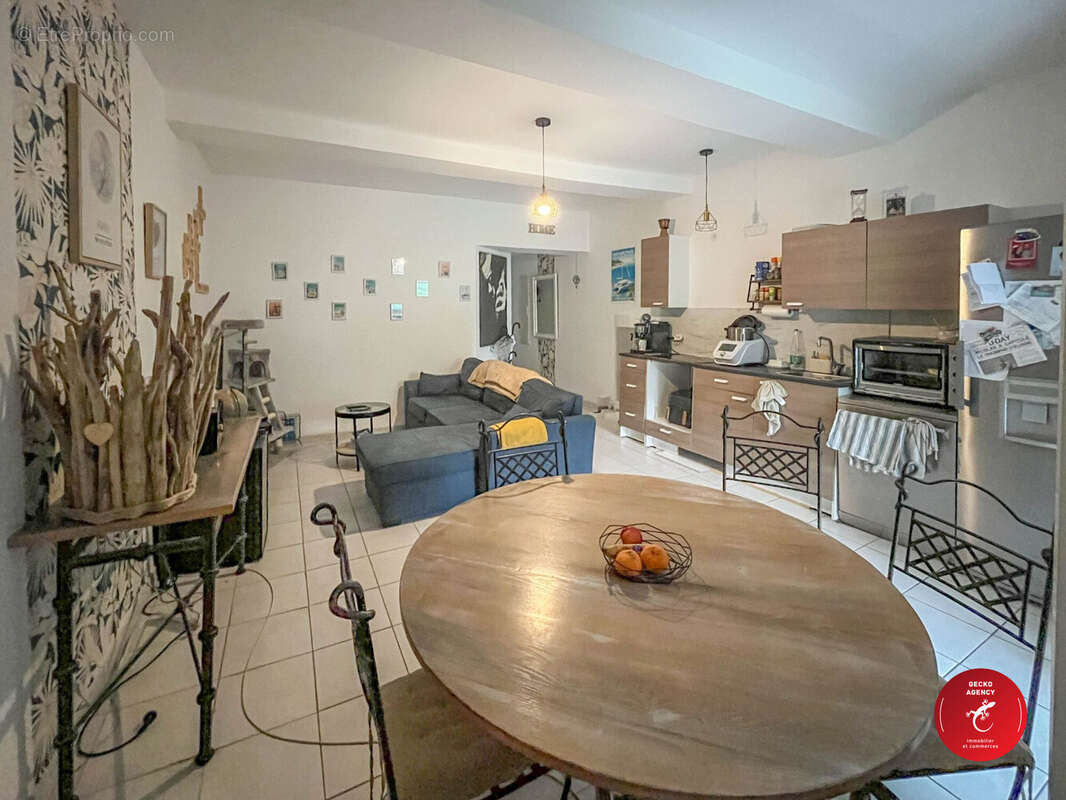 Appartement à SALERNES