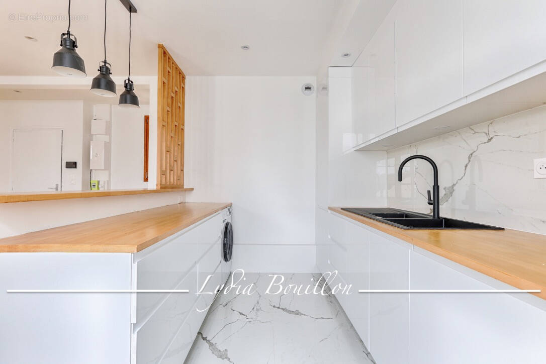 Appartement à LA GARENNE-COLOMBES