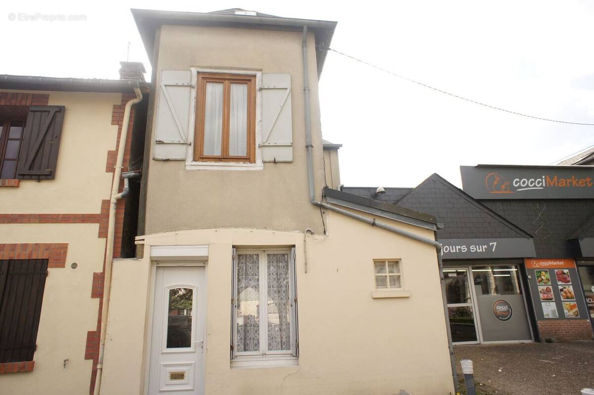 Maison à SAINT-ETIENNE-DU-ROUVRAY