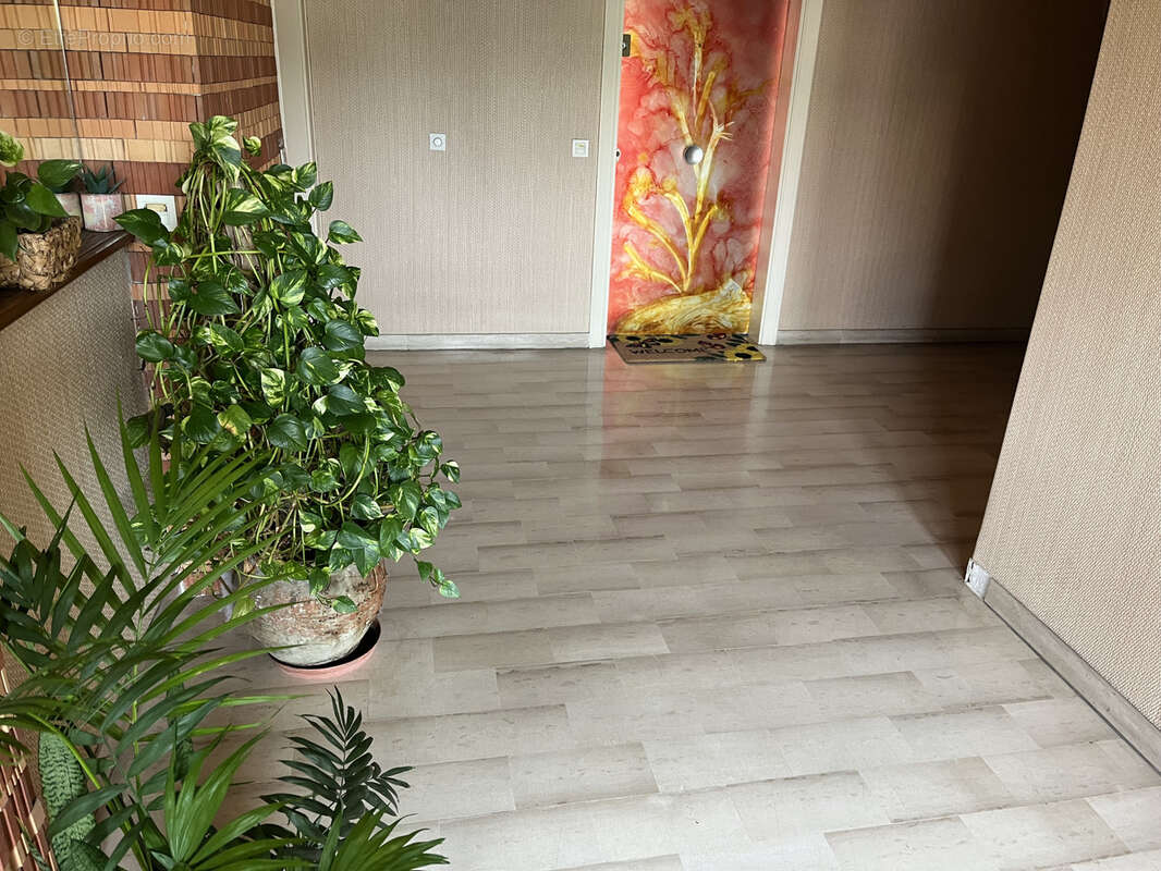 Appartement à VALLAURIS