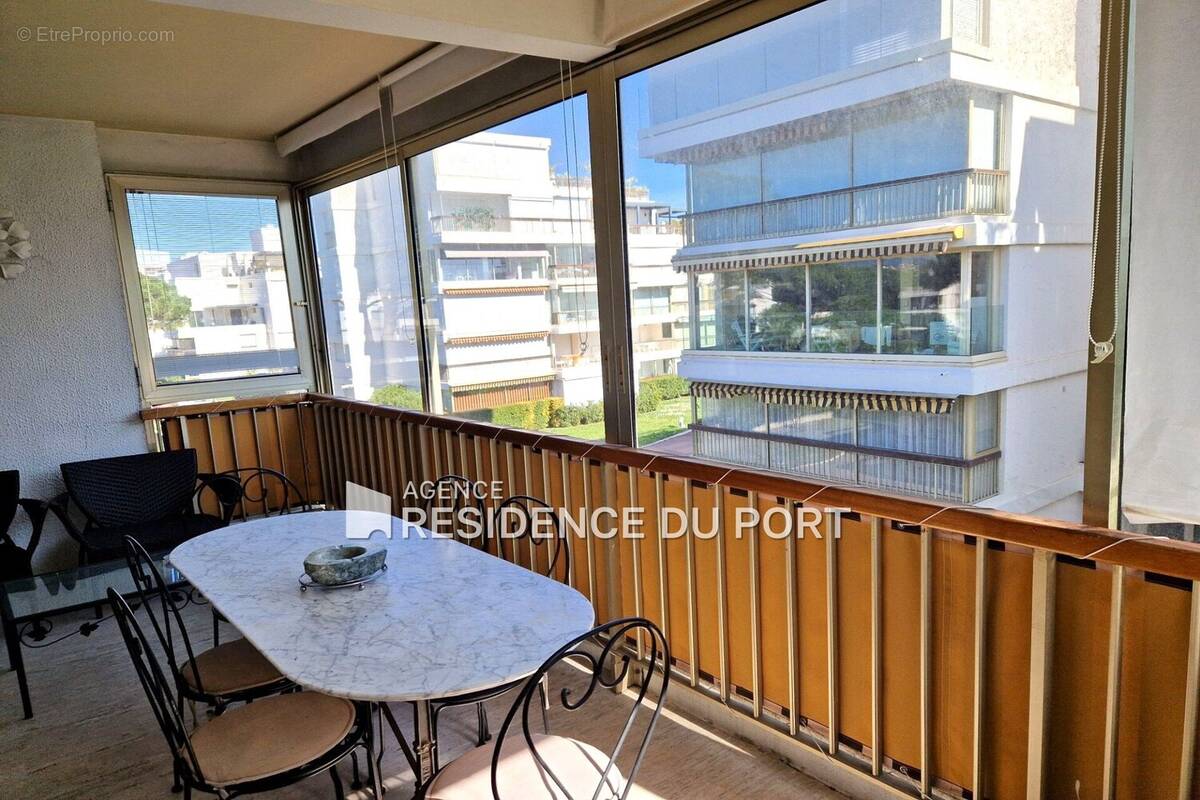 Appartement à MANDELIEU-LA-NAPOULE
