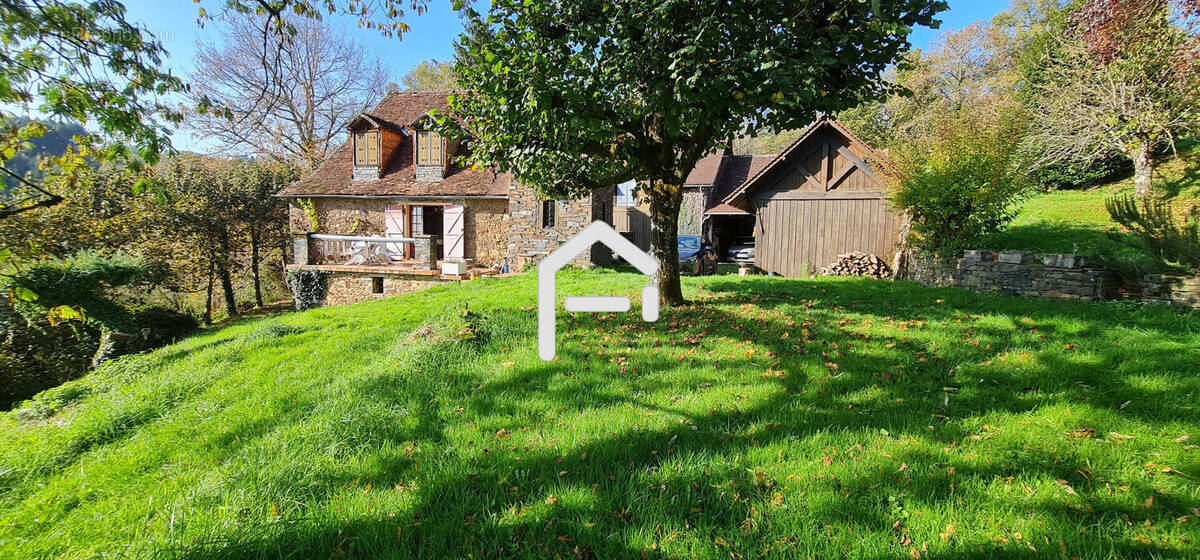 Maison à ARNAC-POMPADOUR