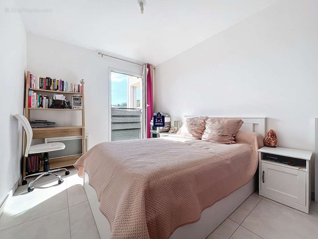 Appartement à ROQUEBRUNE-SUR-ARGENS