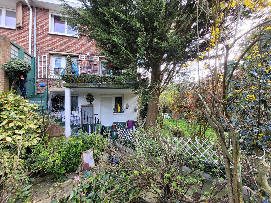 Maison à HALLENNES-LEZ-HAUBOURDIN
