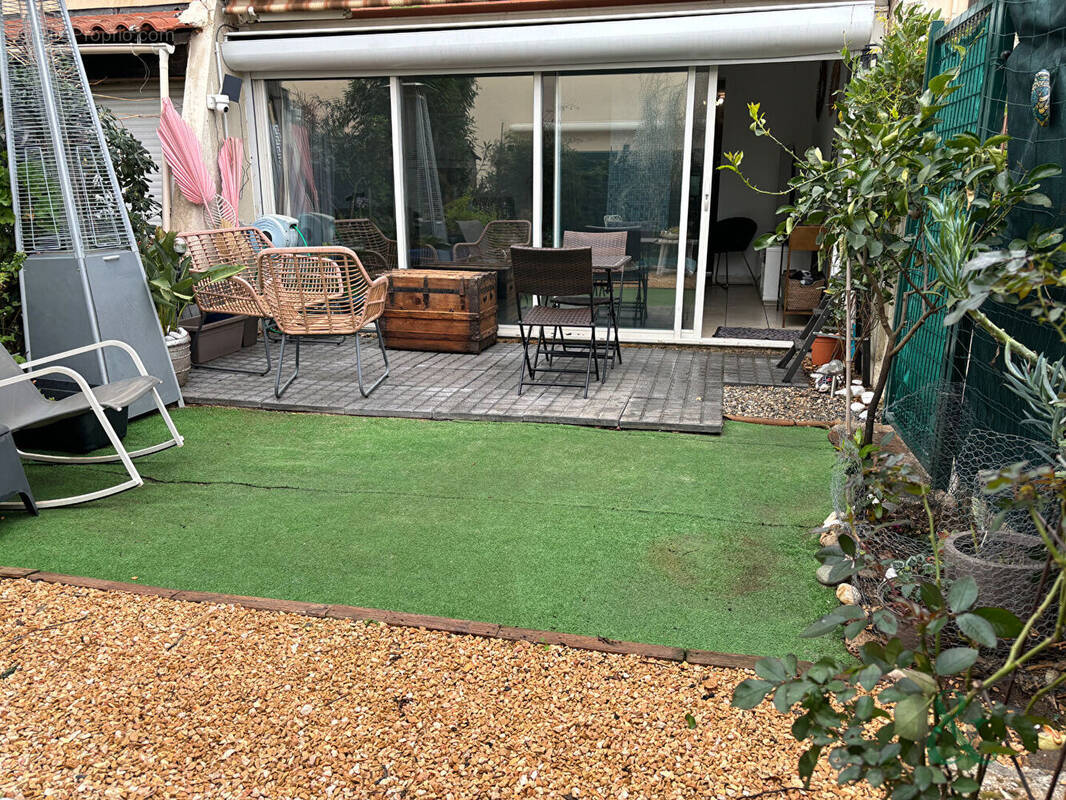 Appartement à BORMES-LES-MIMOSAS