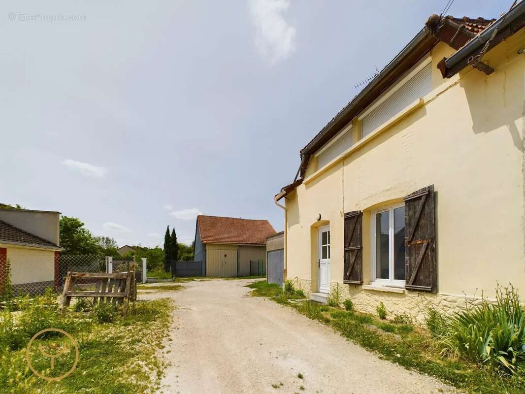 Maison à ROMILLY-SUR-SEINE