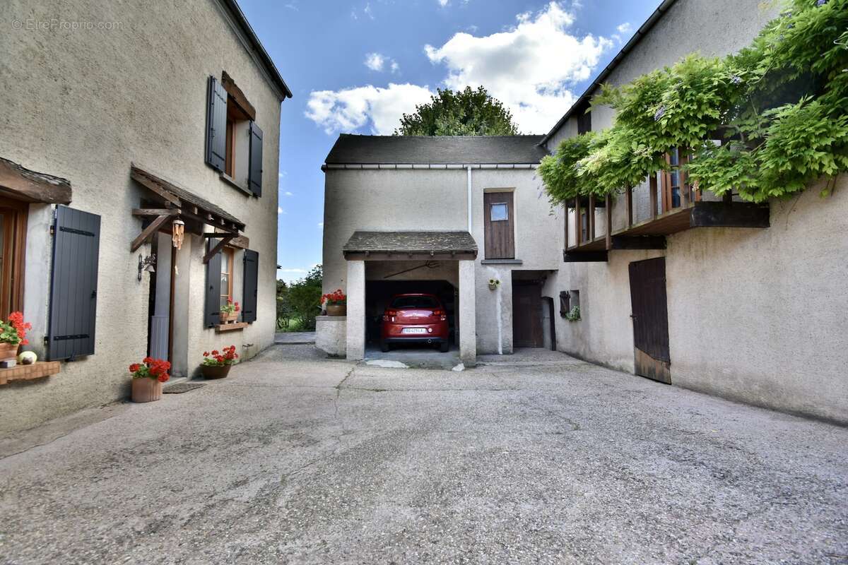 Maison à ISSOU
