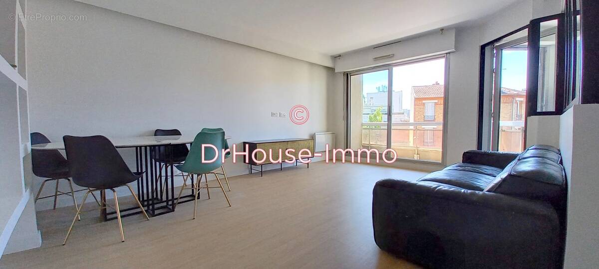 Appartement à LES LILAS