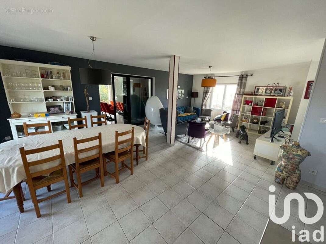 Photo 3 - Maison à BUCHY
