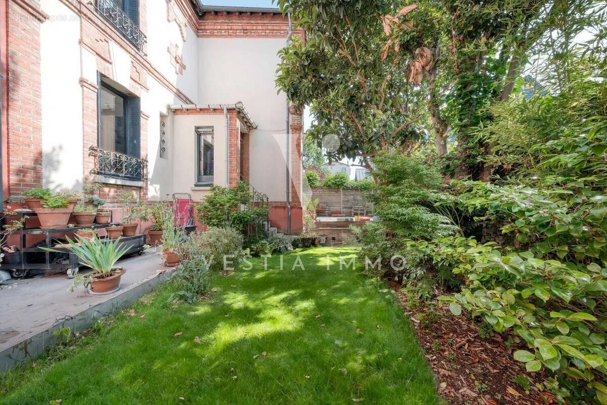 Maison à SURESNES
