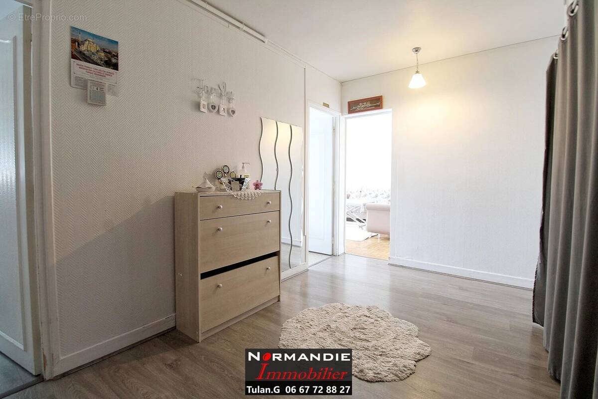 Appartement à SAINT-ETIENNE-DU-ROUVRAY
