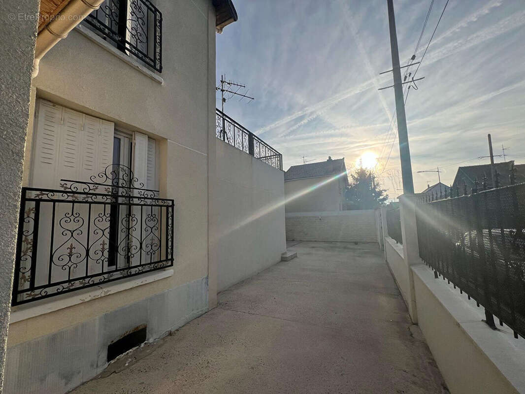Maison à DRANCY