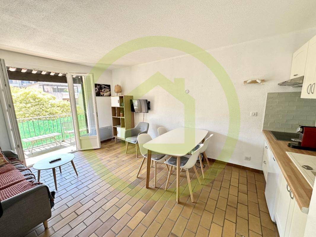 Appartement à SAINT-CYR-SUR-MER