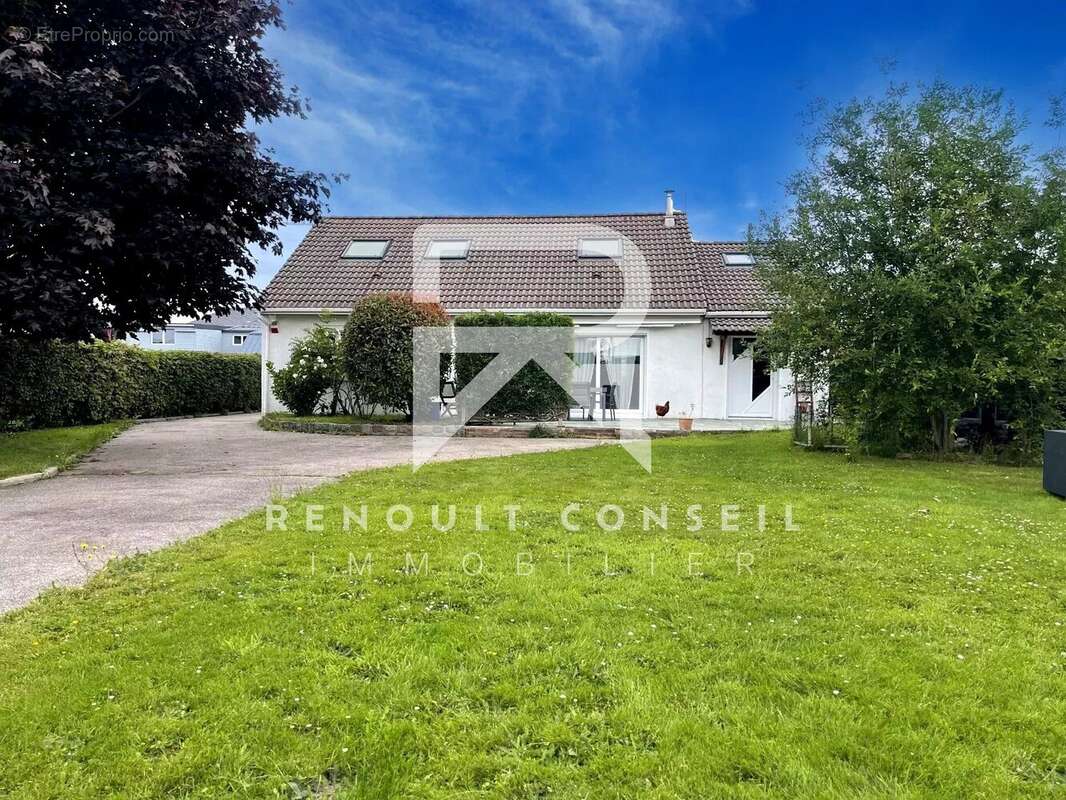 Maison à FRANQUEVILLE-SAINT-PIERRE