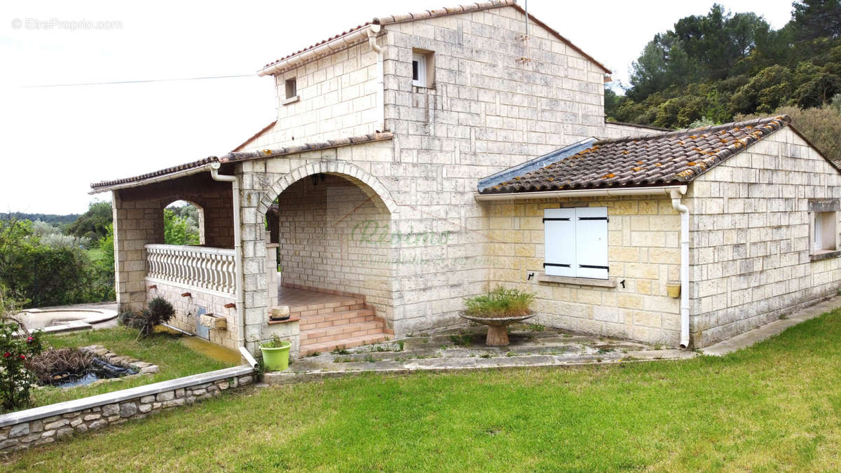 Maison à VILLEVIEILLE