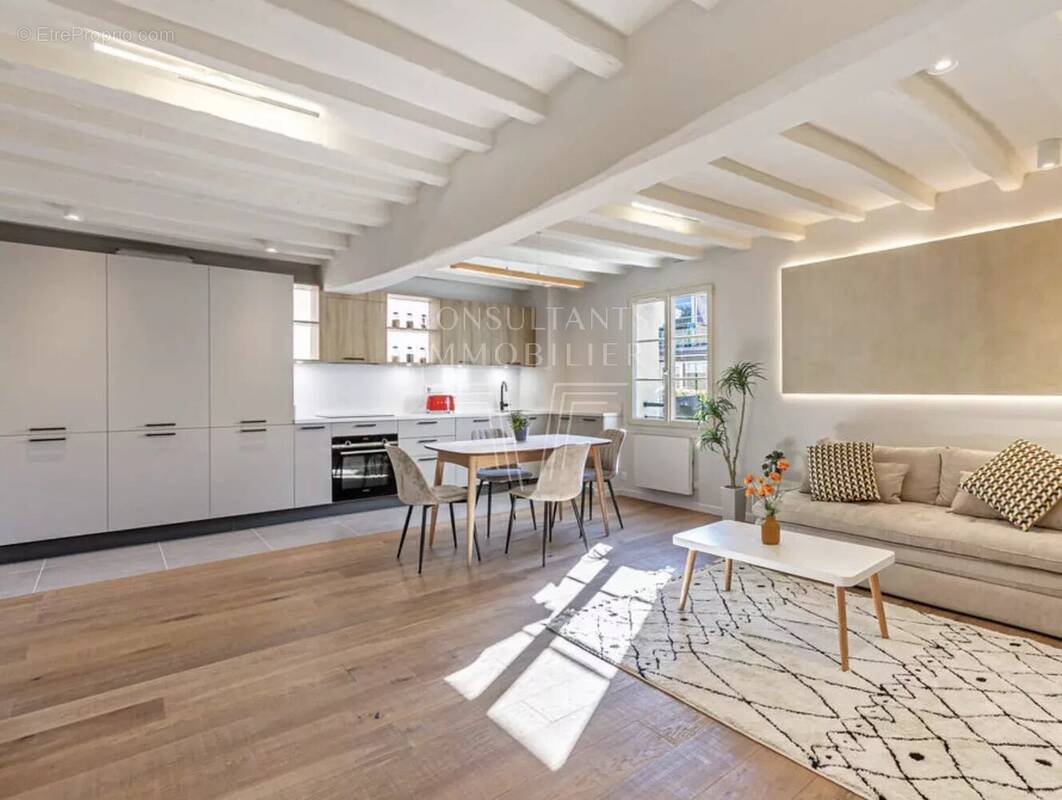 Appartement à PARIS-3E