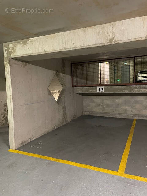 Parking à PARIS-13E