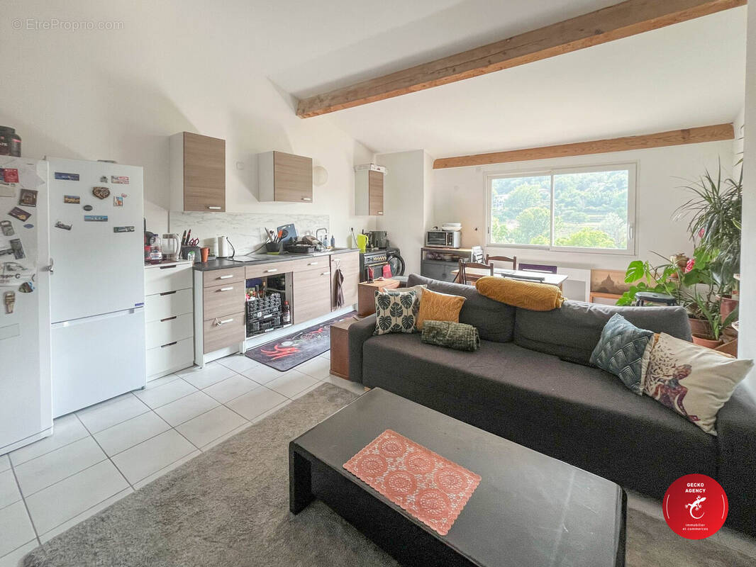 Appartement à SALERNES