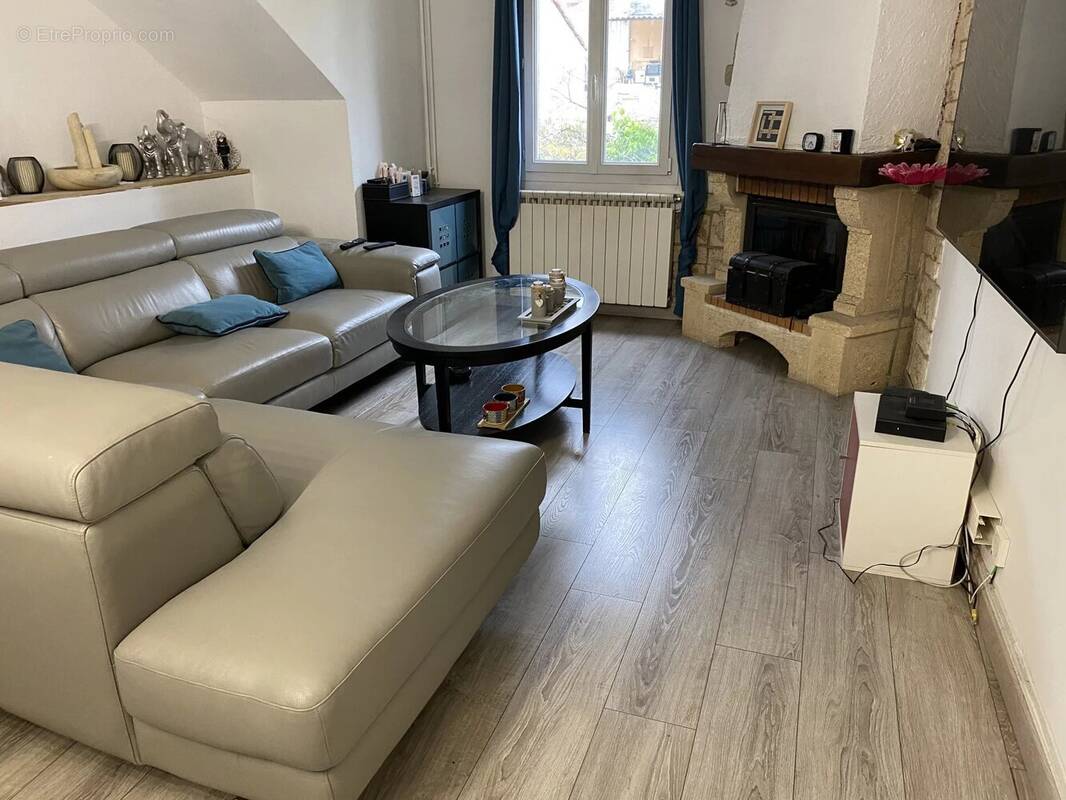 Appartement à AURIOL