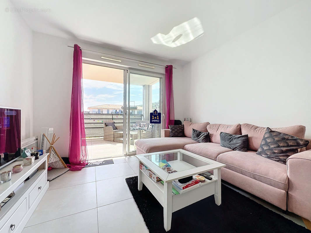 Appartement à ROQUEBRUNE-SUR-ARGENS