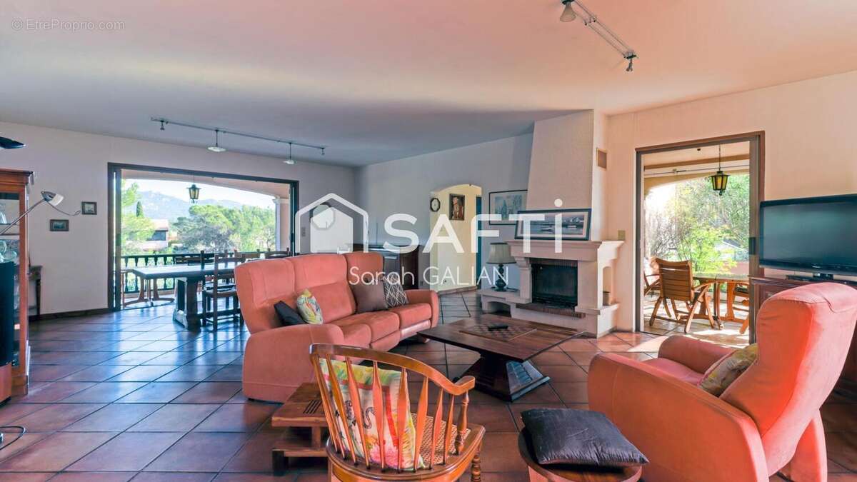 Photo 5 - Maison à ROQUEBRUNE-SUR-ARGENS