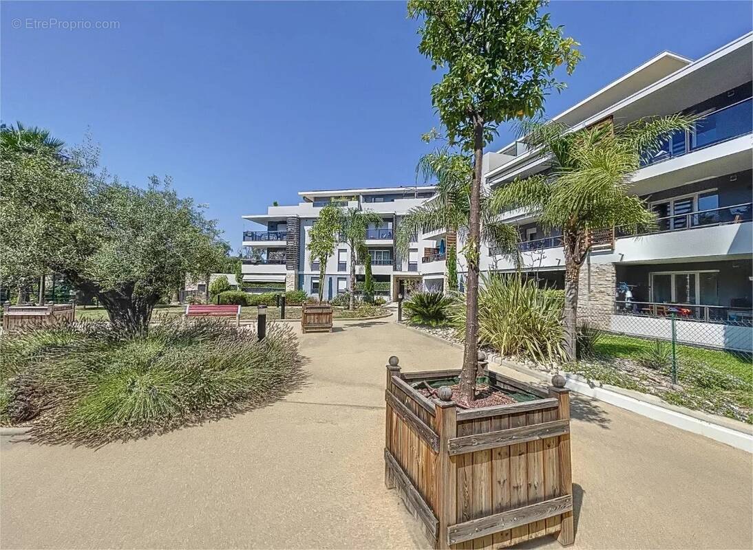 Appartement à MOUGINS