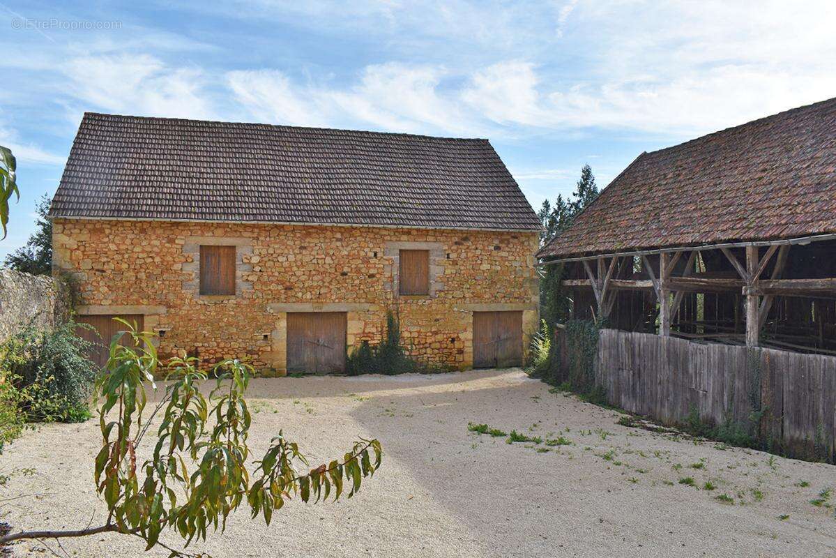 Maison à CENAC-ET-SAINT-JULIEN