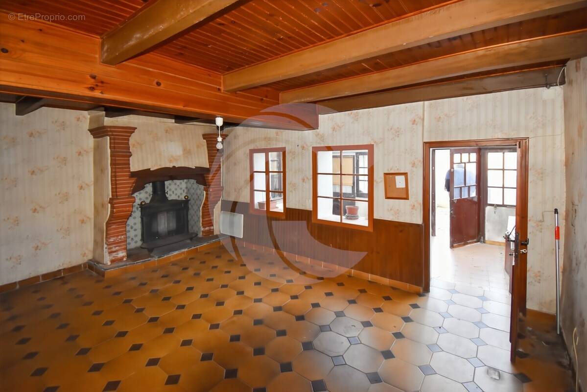 Maison à NEGREPELISSE